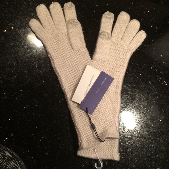 Rebecca Minkoff Accessories - 🎁 Rebecca Minkoff Texting gloves🧤